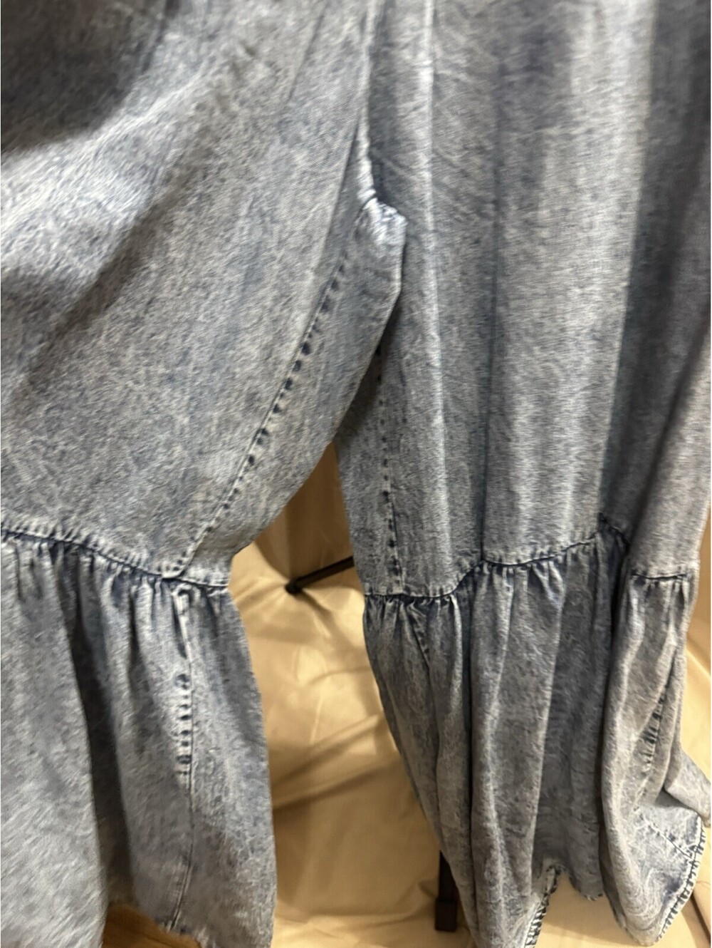 OH Jeans Women’s L Acid Wash Tencel Jumpsuit Tiered Ruffle Wide Leg Boho - Picture 4 of 9